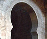 Arco de herradura de la iglesia de Santa María de Wamba