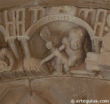 Autorretrato de Micaelis sobre la portada de Revilla de Santull&aacute;n