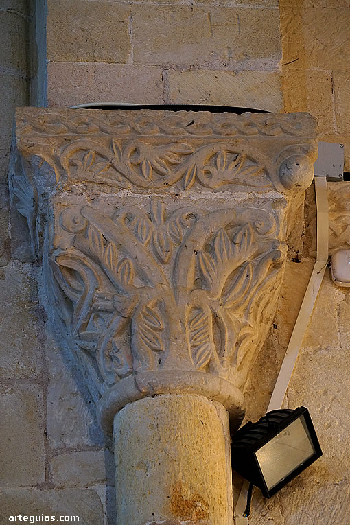 Capitel del arco triunfal