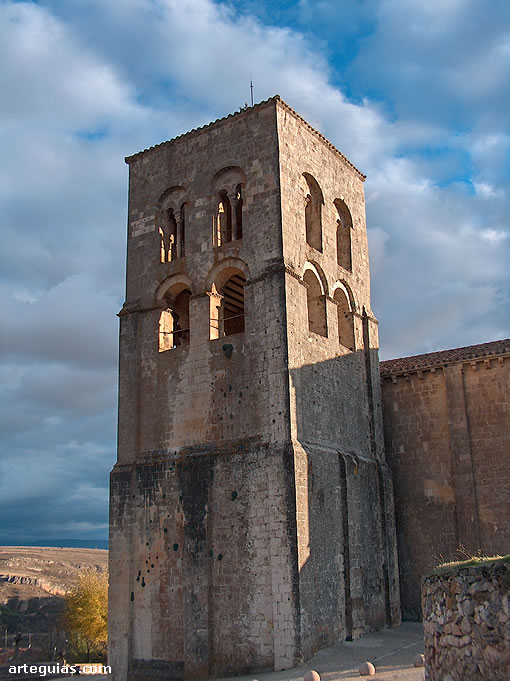 Iglesia de El Salvador, Sepúlveda (Segovia) : torre campanario al costado norte
