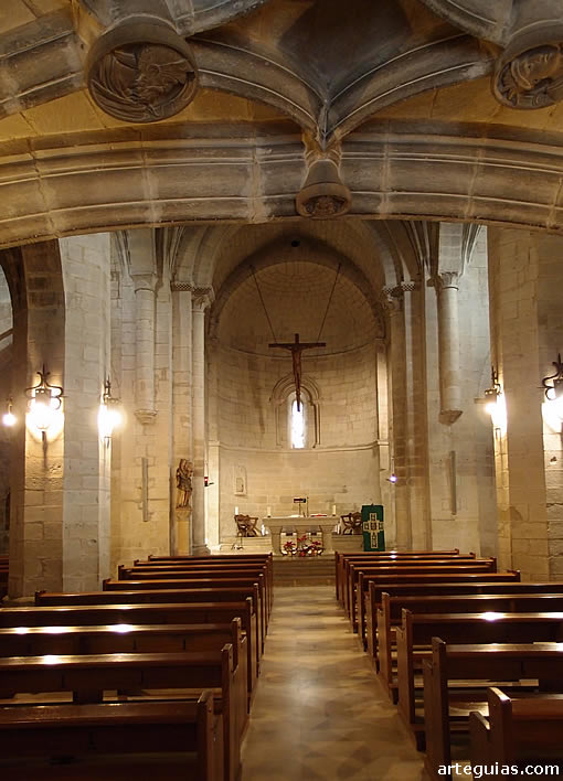 Interior rom&aacute;nico de San Bartolom&eacute;