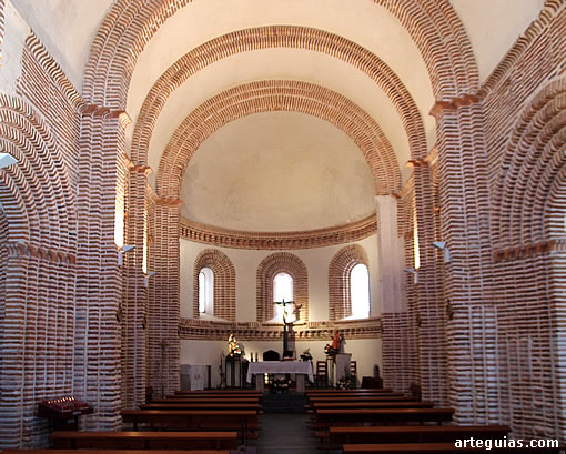 Iglesia de San Baudilio de Samboal: precioso aspecto del interior