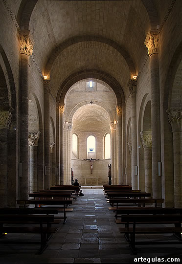 San Mart&iacute;n de Fr&oacute;mista: nave central
