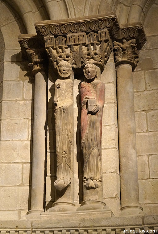 Detalle escultórico de la iglesia de San Martín de Uncastillo