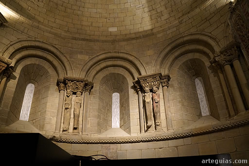 Interior del ábside. Iglesia de San Martín de Uncastillo, Zaragoza
