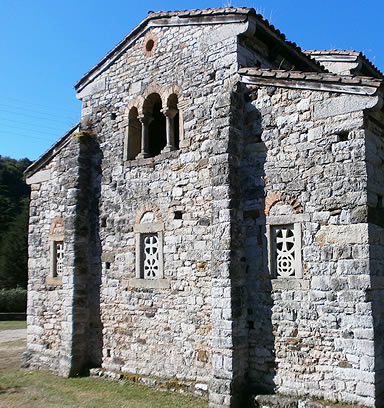 Cabecera con la ventana que da acceso a la  c&aacute;mara superior