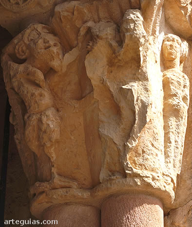 Capitel de la galería
