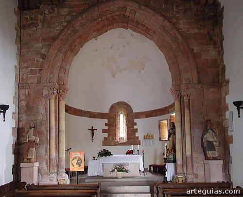 Interior de Santa María de Narzana