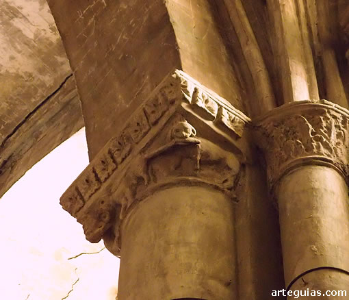 Iglesia de Santa María de Palacio de Logroño: capiteles figurados anteriores