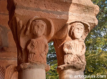 Capiteles historiados