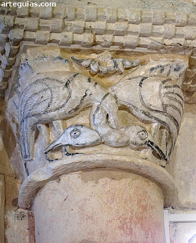 Capitel de aves