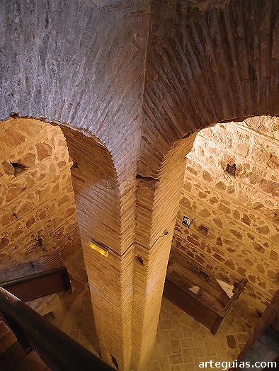 Interior de la torre de la iglesia de San Rom&aacute;n