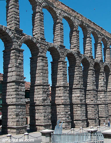 Acueducto de Segovia, una de las joyas de la arquitectura romana en Espa&ntilde;a