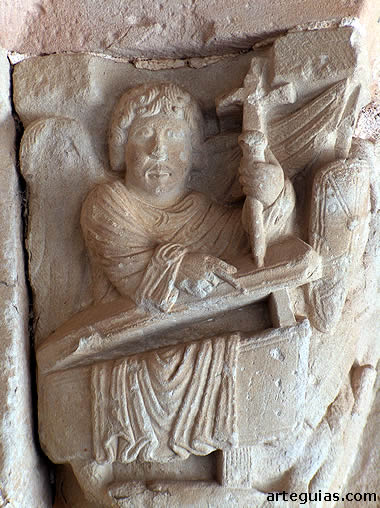 Alcarria rom&aacute;nica: detalle de la puerta de Bele&ntilde;a del Sorbe