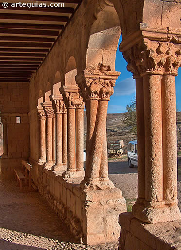 Galer&iacute;a porticada de Caracena