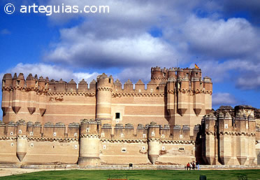 Coca, de los m&aacute;s bellos castillos de Segovia