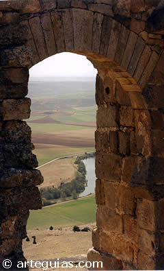 Puerta califal del Castillo de Gormaz  (Soria)