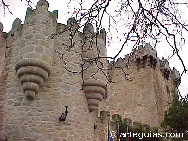 Detalle del Castillo de Villaviciosa. &Aacute;vila