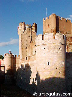 Lienzos de la cerca exterior del Castillo de Medina del Campo