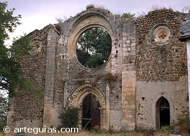 Fachada del Monasterio de Santa Mar&iacute;a de la Sierra