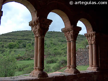 P&oacute;rtico de Canales de la Sierra.Gran ejemplo del rom&aacute;nico del Najerilla