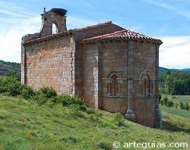 Barrio de Santa Mar&iacute;a. T&iacute;pica iglesia rom&aacute;nica de la Monta&ntilde;a Palentina