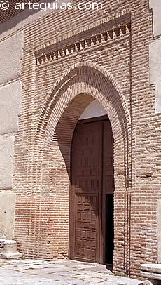 Fontiveros. Una de las m&aacute;s grandes iglesias de La Mora&ntilde;a