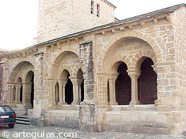 Iglesia porticada de Gaz&oacute;laz