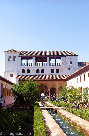 Patio de la Acequia del Generalife. Granada