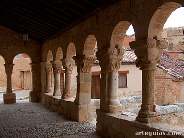 P&oacute;rtico de San Miguel. San Esteban de Gormaz