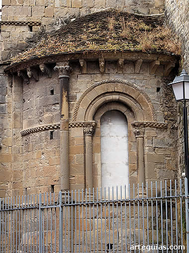 &Aacute;bside de la catedral rom&aacute;nica de Jaca, Huesca (Arag&oacute;n)