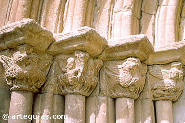 Capiteles de la puerta de Millana