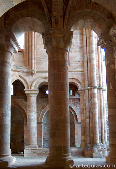 Interior de la cabecera del Monasterio de Moreruela