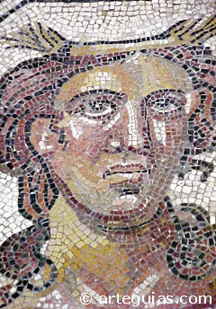 Durante el periodo del "Bajo Imperio Romano" proliferaron las villas decoradas con maravillosos mosaicos