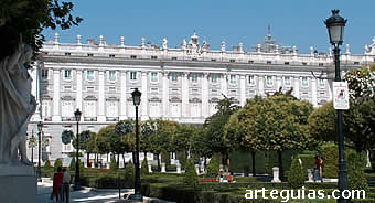 Palacio Real de Madrid, ejemplo del barroco borb&oacute;nico