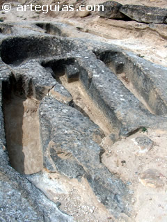 Tumbas de la necr&oacute;polis