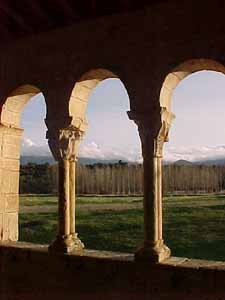 P&oacute;rtico de la Ermita de La Virgen de las Vegas, junto a Pedraza