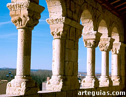 Galer&iacute;a porticada de la Iglesia del Rivero. San Miguel. San Esteban de Gormaz