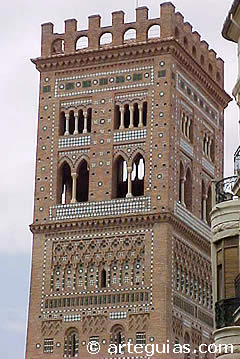 Campanario mud&eacute;jar de la iglesia de San Salvador de Teruel