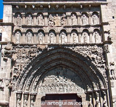 Portada de Santa Mar&iacute;a la Real de Sang&uuml;esa