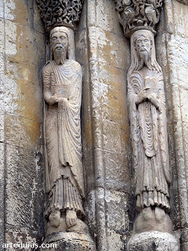 Detalle de la puerta del atrio de San Mart&iacute;n