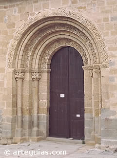 Portada de la iglesia de San Segundo