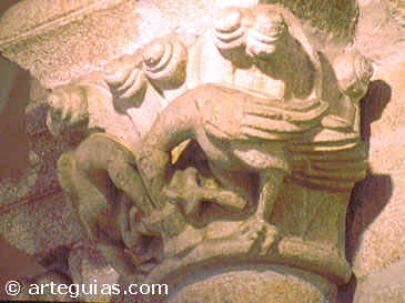 Capiteles rom&aacute;nicos del interior de la Catedral de Tuy