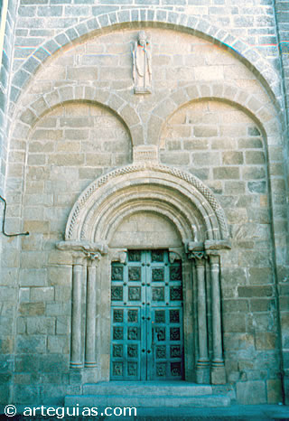 Portada rom&aacute;nica de la Catedral de Tuy
