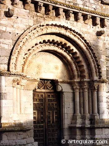 Puerta de la iglesia de Wamba