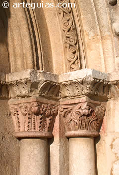 Capiteles de portada de Abechuco (periferia de Vitoria)