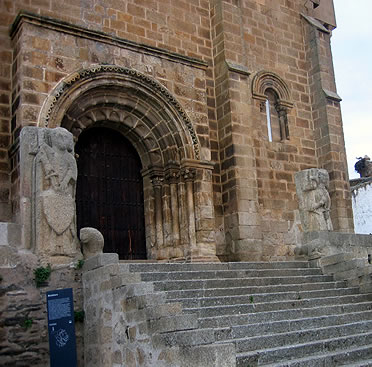 Iglesia de Santa Mar&iacute;a de Almoc&oacute;var de Alcantara. C&aacute;ceres