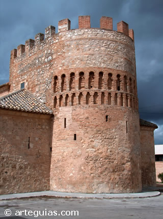 &Aacute;bside de la iglesia de Arenas de San Juan. Ciudad Real