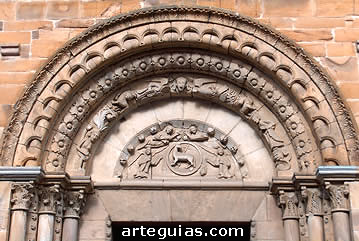 Portada sur de Santa Mar&iacute;a del Azogue de Benavente. Zamora