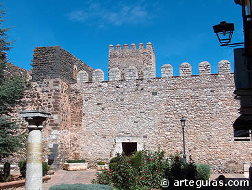 Torr Prieta y la del Homenaje del Castillo de Bola&ntilde;os de calatrava. Ciudad Real